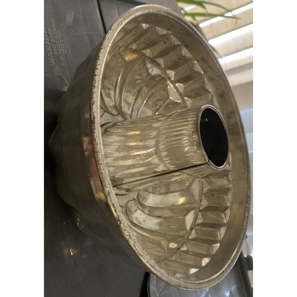 Kaiser Bundt Pan Jello Mold Fluted Bakeware Made in West Germany 9" Farmhouse - Picture 9 of 15